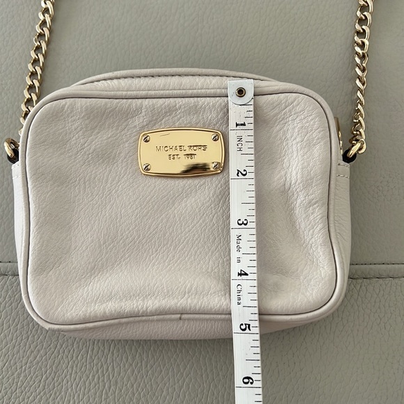 Beige Michael Kors Crossbody - Picture 5 of 10